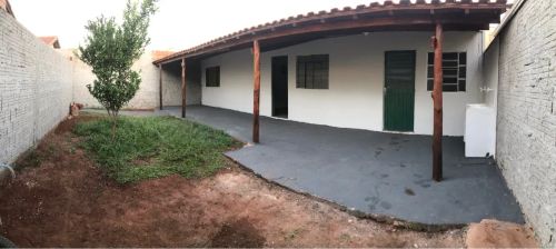 Casa de fundos ( bairro nobre)