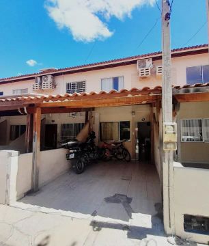 Casa em Condomínio Fechado