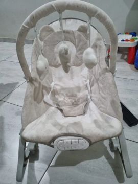Balanço para Bebê com Música e Vibração