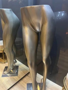 Manequins Femininos Dourado