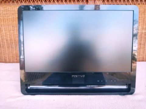 Monitor 18,5 polegadas LED vga widescreen 3 meses garantia