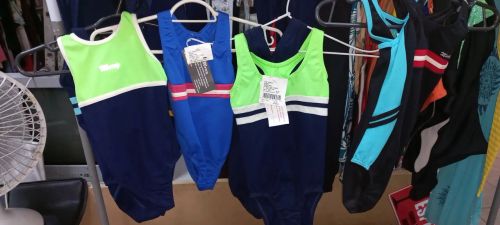 Maiôs e colant infantil novos