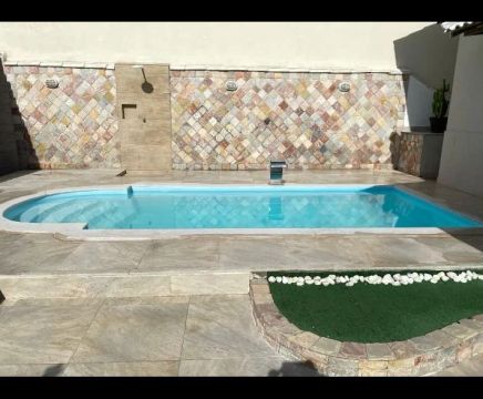 Cabo Frio Peró Piscina e Churrasqueira.