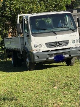 Caminhão Mercedes Acello 915 ano 2009 zerado R$150.000