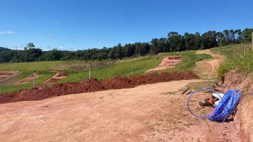 Lotes de 500m² em Cotia  Condomínio Fechado com Muito Verde e Tranquilidade