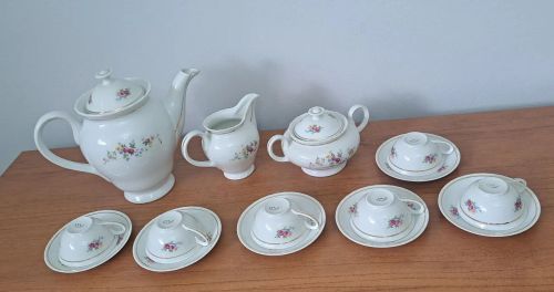 Antigo jogo de café/chá de porcelana portuguesa - Vista Alegre