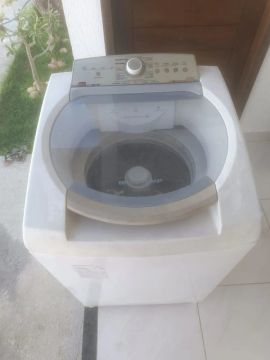 Máquina de Lavar Brastemp 11kg, cesto de inox 