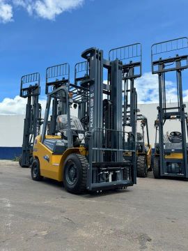 Empilhadeira Plasnox| Nova| 2.500kg| Diesel | Torre 6mts