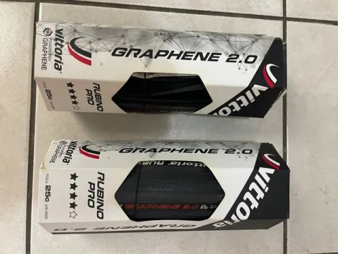 Par Pneu 700 25 clincher Vittoria Rubino Pro G2