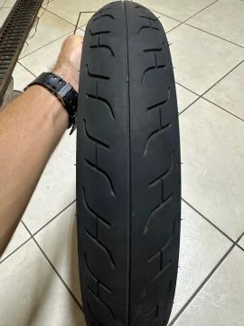 Pneu 100/90-18 moto semi-novo