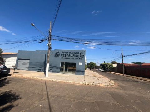 Centro comercial para venda possui 300 metros quadrados com 2 quarto