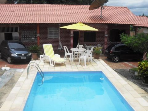 Casa com piscina para temporada em Araruama 