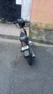 Motocicleta boa pro dia a dia 