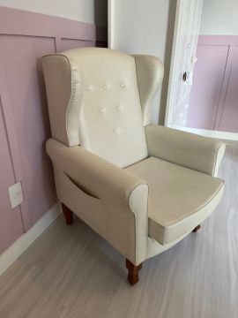 Poltrona estilo imperial 