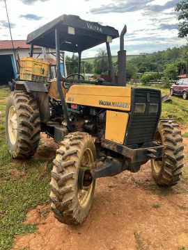 Trator traçado 4x4