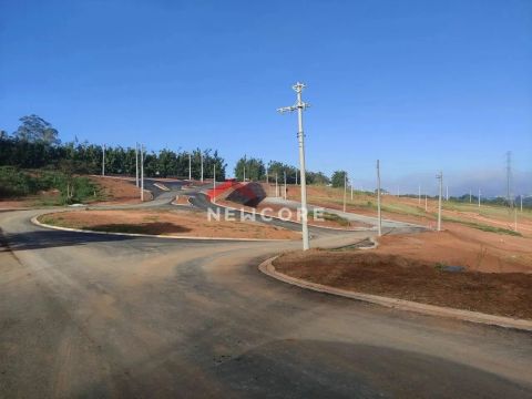 Lote em condomínio em Estrada da Cachoeira - Boa Vista - Atibaia/SP