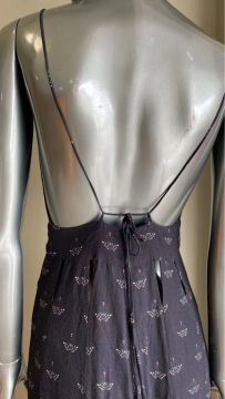 Vestido Preto com Alças Finas e Detalhes Farm