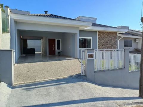 Casa Semi nova no Amizade