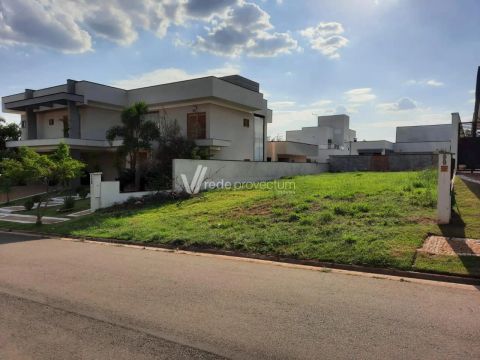 Terreno à VENDA no Condomínio Terras do Cancioneiro em Paulínia/SP. Com 390m²