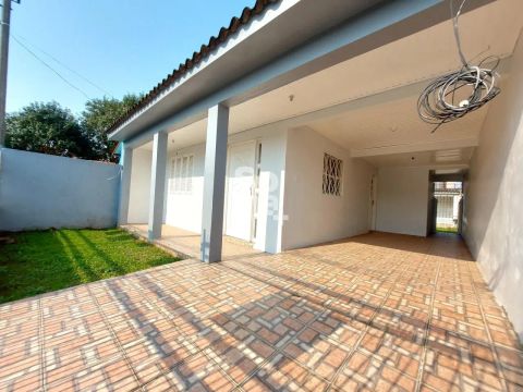 Casa de 02 dormitórios à venda no Bairro Tancredo Neves