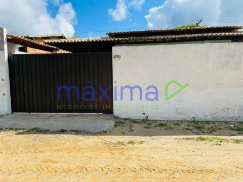 CASA 2 /4 COM PISCINA E CHURRASQUEIRA