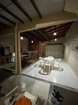 Alugo casa em Guriri, lado sul, para temporada, finais de semana e feriados. Contato: 2799
