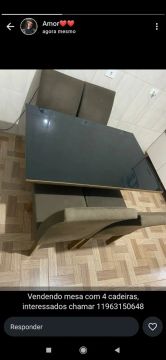 Mesa em bom estado 