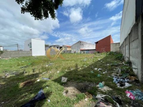 Terreno com 900 m² à venda no Parque Burle - Cabo Frio/RJ.