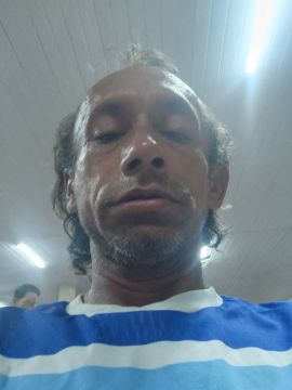 Ofereço mim trabalhar como auxiliar de pedreiro, *