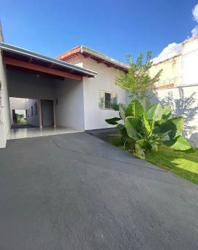 Linda casa no cajuru 