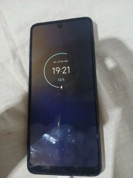 Celular Motorola g60 tela inteira, aparelho semi novo, tela sem riscos 