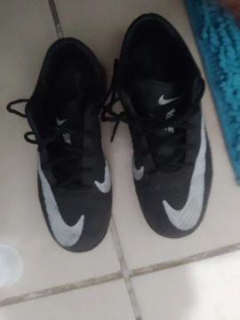Tênis Nike Futsal - Tamanho 39