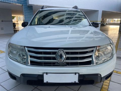Renault Duster Expression branca 2015