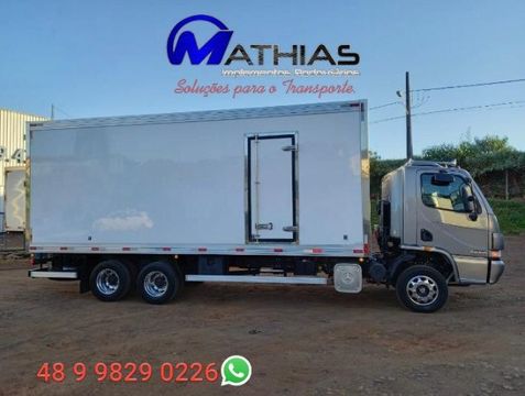 carroceria 5.20m com piso canaletado Mathias implementos 