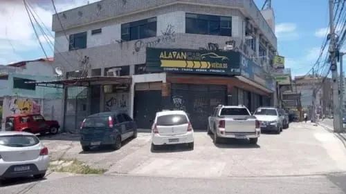 Excelente Prédio Comercial na Praça Seca - VENDIDO COMO UM TODO.