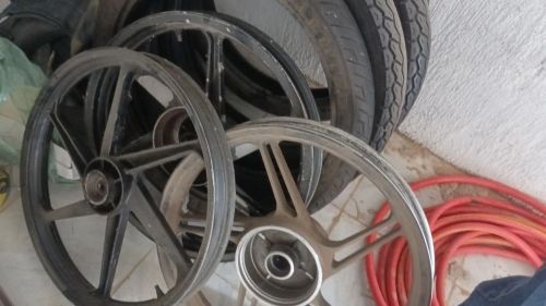 Jogo de rodas de moto