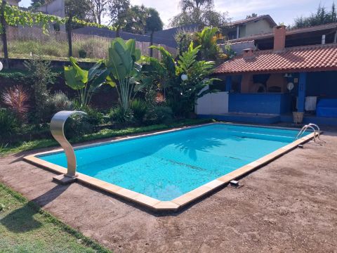 Chacrinha  900 m²  com Piscina  no Vale do Rio Cachoeira - Piracaia - SP