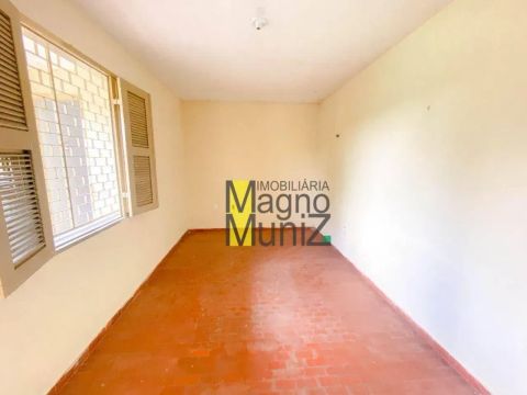 Apartamento com 2 quartos para alugar, 85 m² por R$ 600/mês - Padre Andrade - Fortaleza/CE
