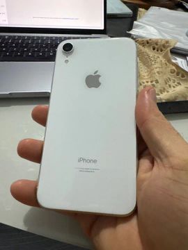 iPhone XR branco 64GB impecável
