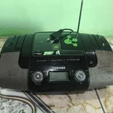 Rádio Usado com Suporte a CDs