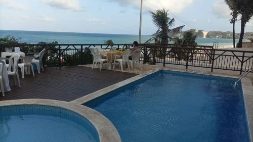 Flat em ponta negra. pe na areia com piscina e vista espetacular.