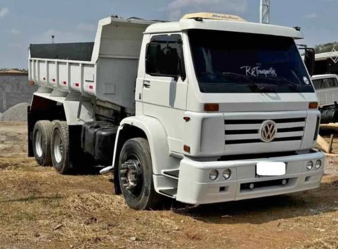 Volkswagen caminhão 17 na caçamba 2015