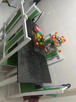 Mesa com Cadeiras 