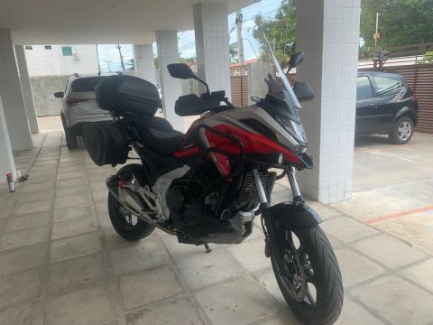 Vendo HONDA NC 750X totalmente equipada 