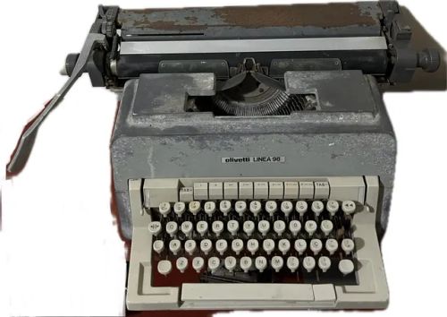 Antiga Máquina De Escrever/Datilografar Olivetti Linea 98