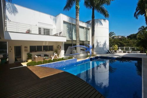 VENDO OU PERMUTO Linda casa em Cotia/ Por Apto Cobertura em SP (Morumbi)