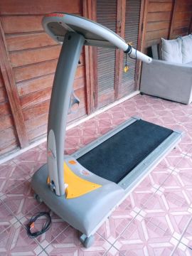 Esteira Eletrica Athletic Advanced 400EE (com elevação) 1350 a vista ou 12 x de 135 no car
