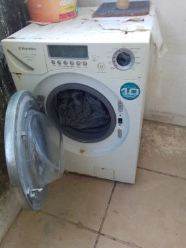 Máquina de Lavar Electrolux - 10kg - Usada