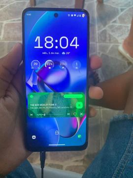 Celular Vivo com tela quebrada