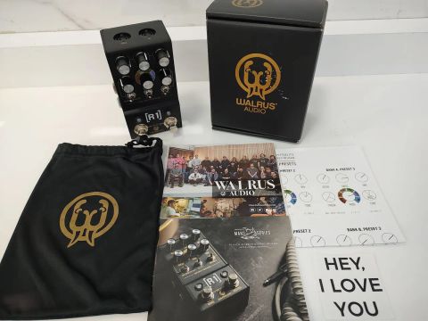 Walrus Audio Mako R1 Pedal de Reverb Estéreo.<br>